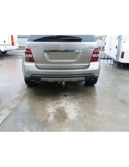 Pose Attelage MERCEDES ML