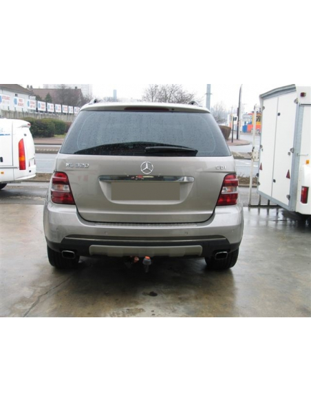 Pose Attelage MERCEDES ML
