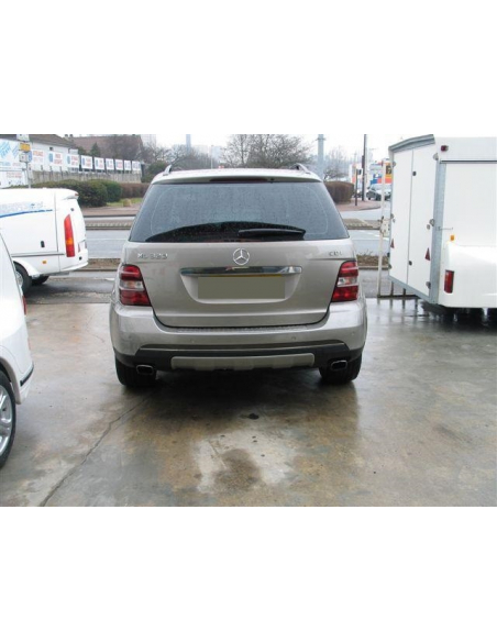 Pose Attelage MERCEDES ML