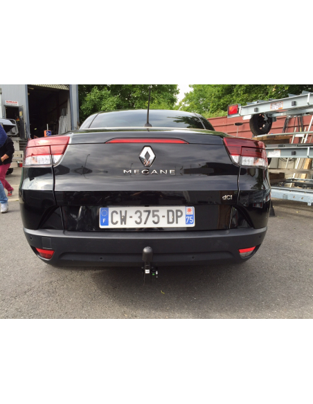 Attelage démontable sans outils (RDSO) WESTFALIA
Faisceau spécifique 7 broches aux normes constructeur AMD JAEGER