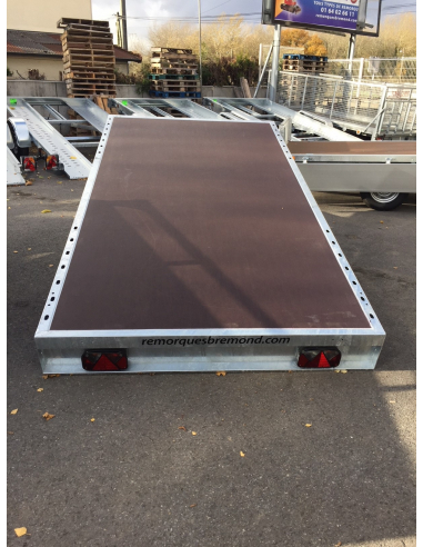 Remorque plateau basculant