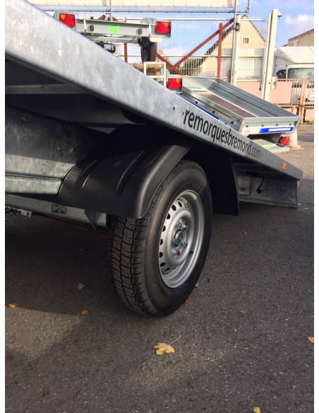 Remorque plateau basculant