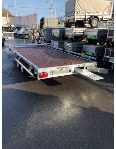 Remorque plateau NU roues intérieures...