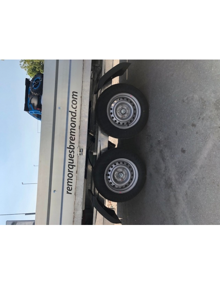 Remorque tri-benne 2 essieux roues dessous