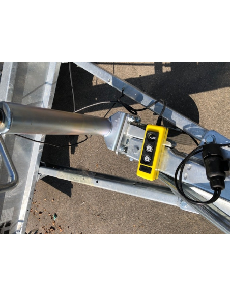 Remorque tri-benne 2 essieux roues dessous