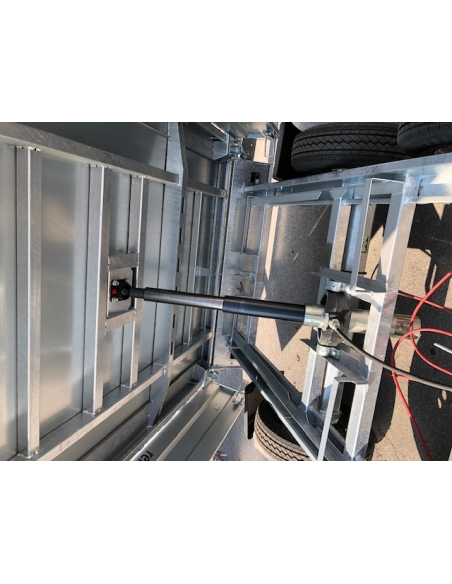 Remorque tri-benne 2 essieux roues dessous