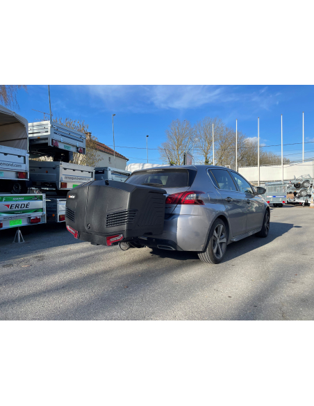 Coffre TowBox V3 - Se monte sur la boule d’attelage du véhicule, pratique, silencieux, ergonomique et surtout sûr. Coffre TowBox V3 - Se monte sur la boule d’attelage du véhicule, pratique, silencieux, ergonomique et surtout sûr.