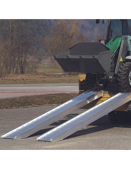 Rampes en alu renforcées 4.5 m - Capacité jusqu'à 3 710 kg