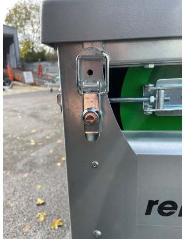 Capot avec 2 serrures à clefs et charnières de ridelle réglables